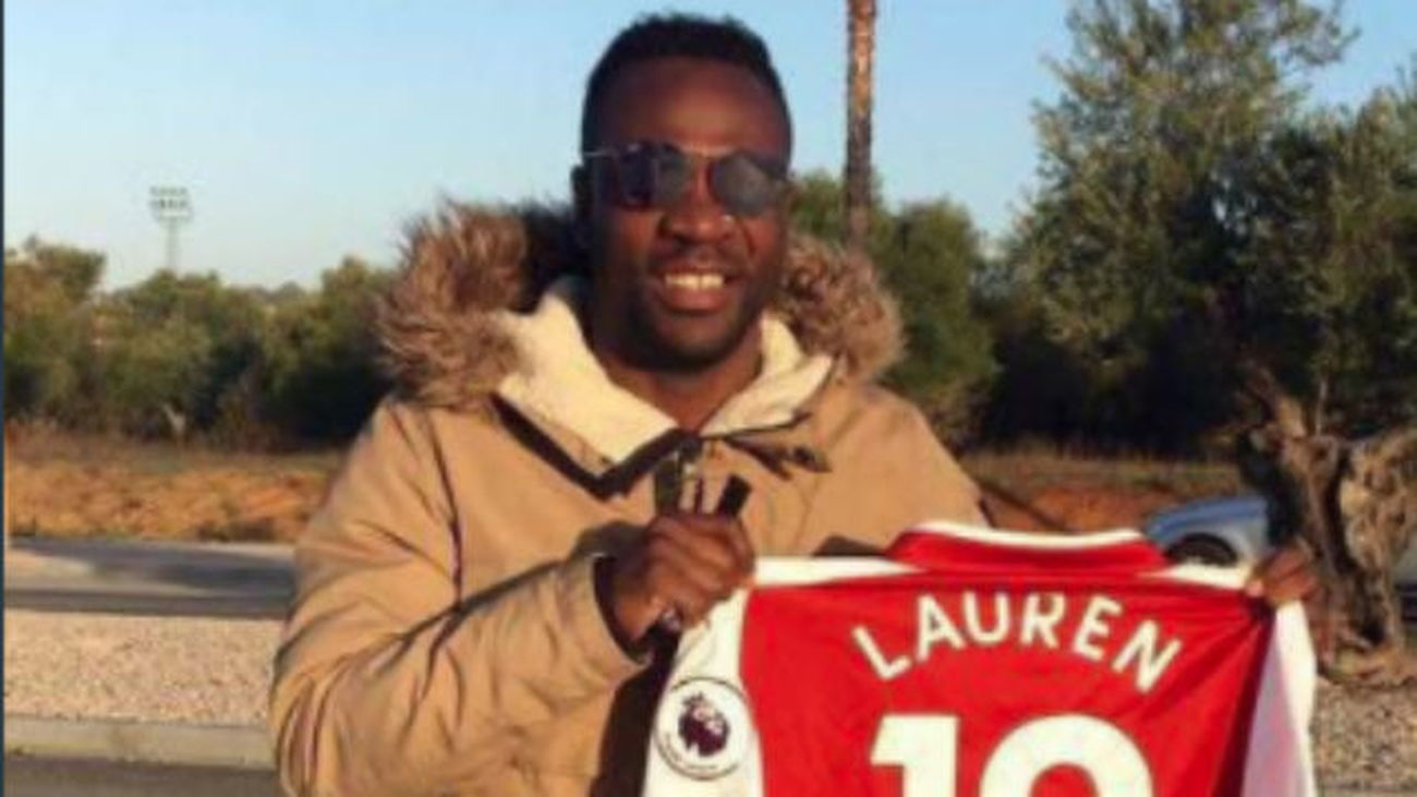 Lauren, exjugador del Arsenal, analiza al Atlético