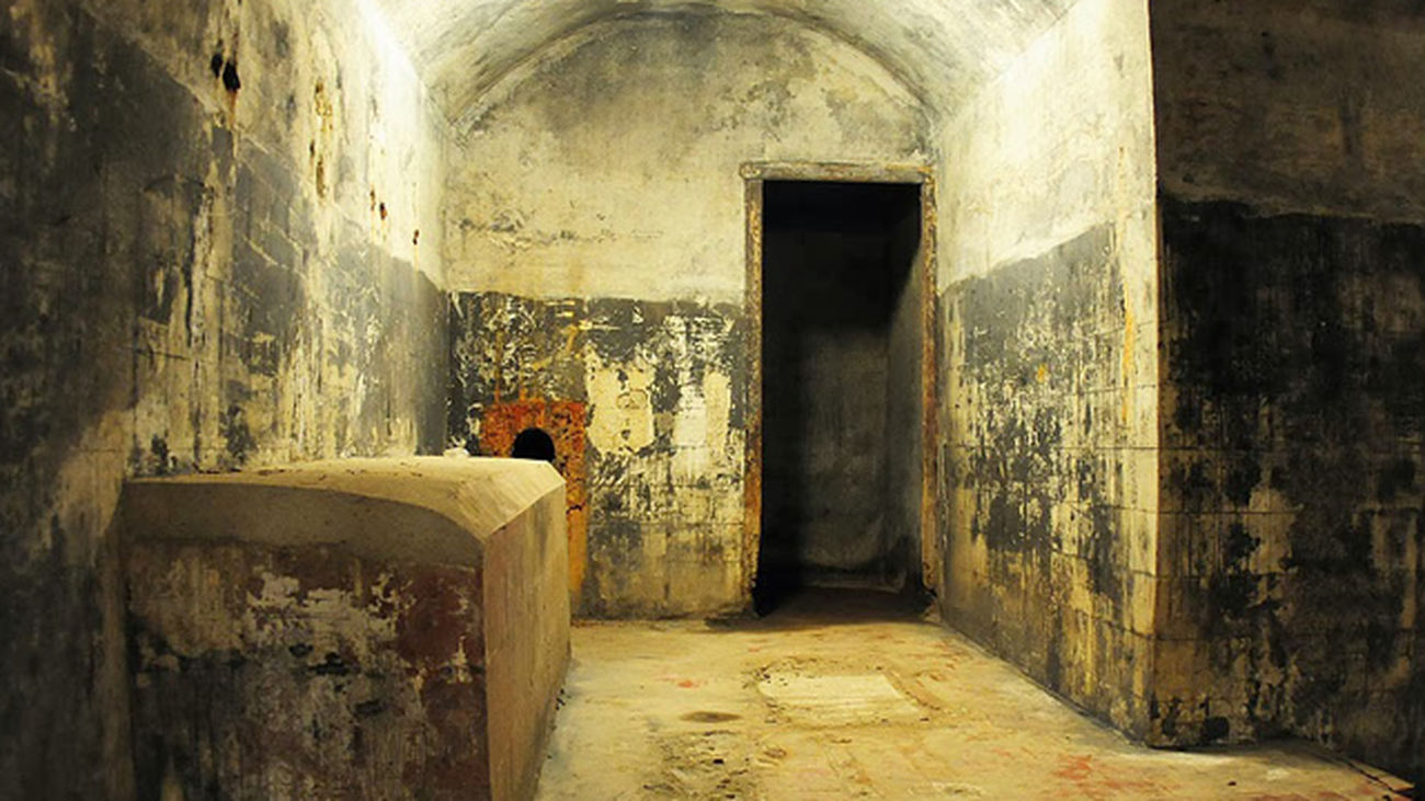 Maniobras para recuperar del olvido el Bunker 'El Capricho'