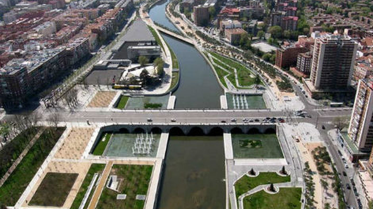 Matadero se abre a Madrid Río