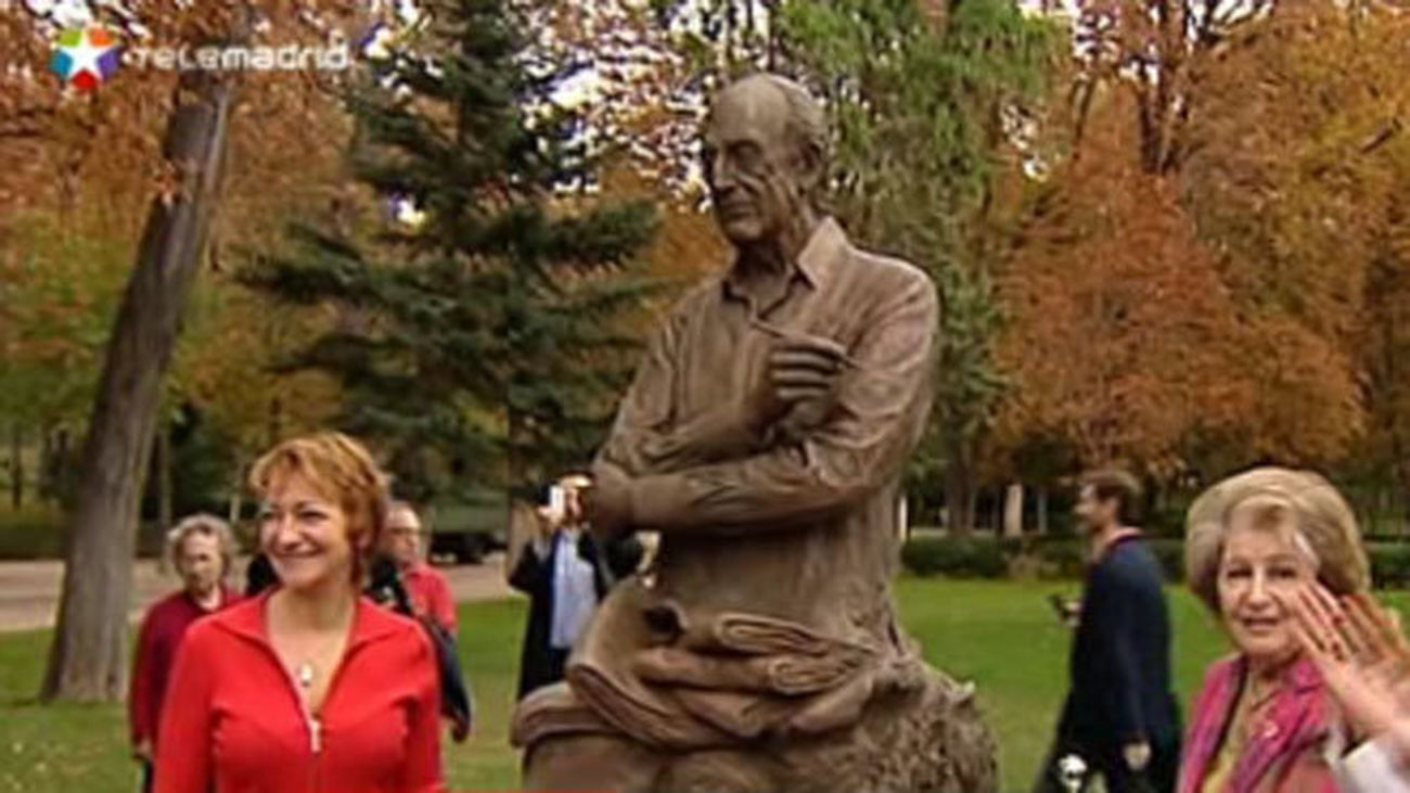 Mingote ya tiene su estatua en El Retiro