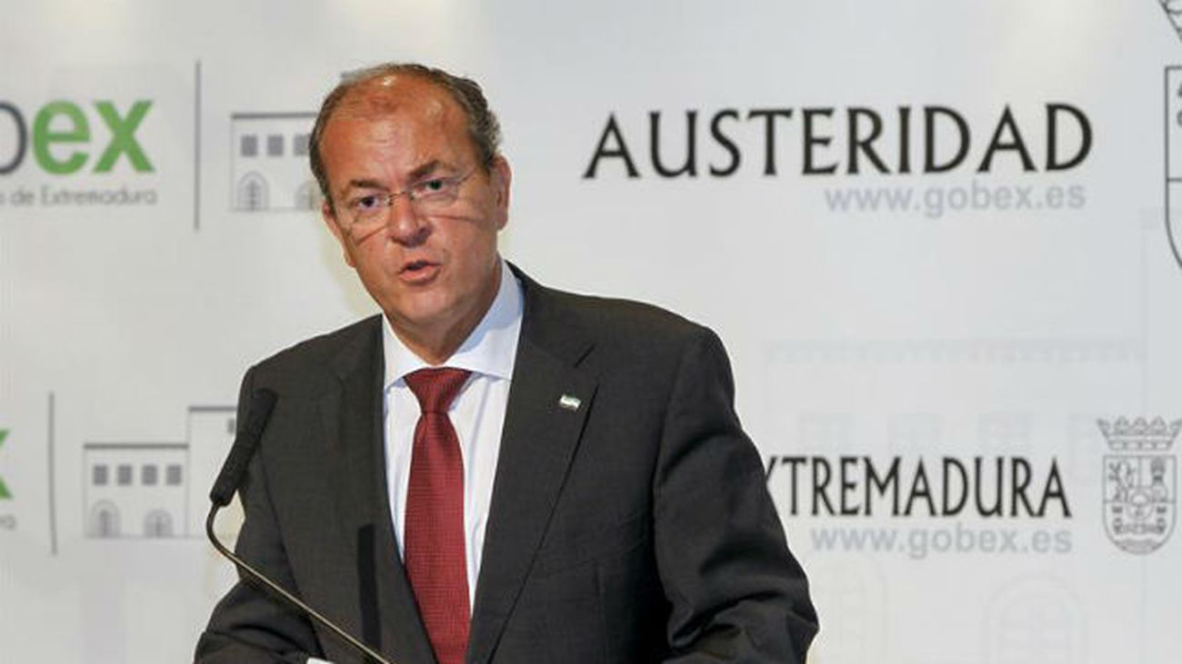 Monago irá a los tribunales para defenderse de los que le han "difamado"