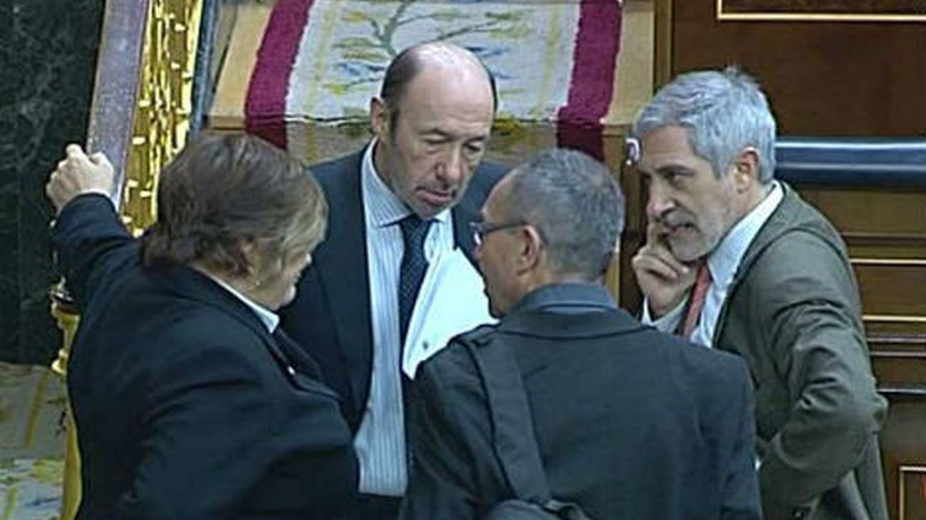 Sólo PP, PSOE, UPyD y Unión del Pueblo Navarro, únicos grupos en el homenaje a la Constitución