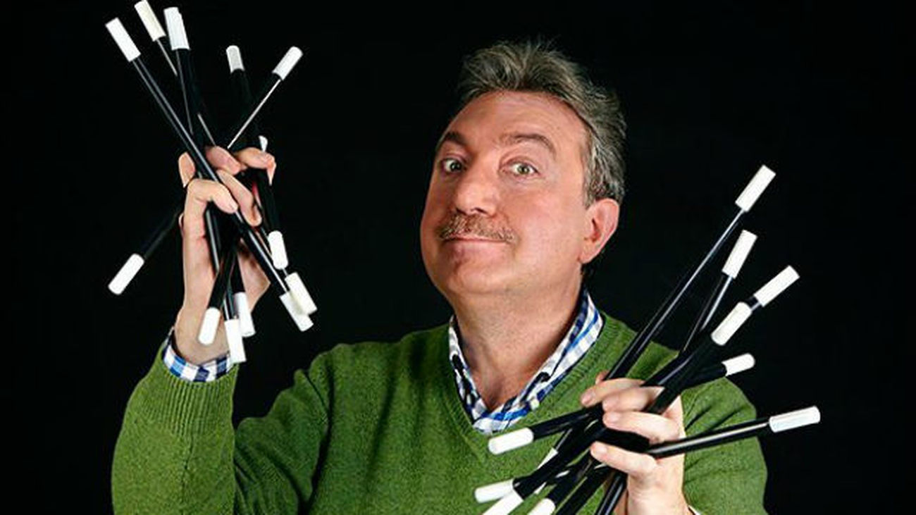 Paulino Gil, mago, nos trae su espectáculo 'Chequín'