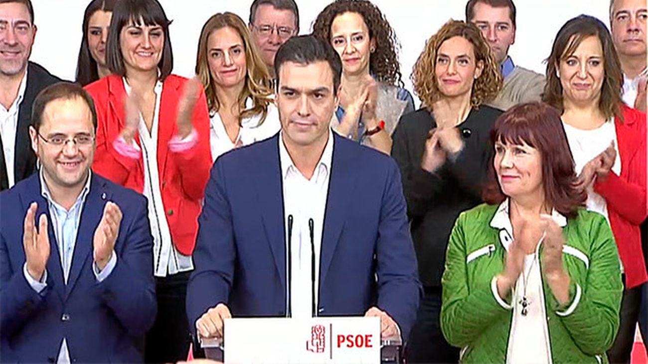 Pedro Sánchez dice que es el PP quien debe "intentar formar gobierno" pero recalca que "España quiere izquierda"
