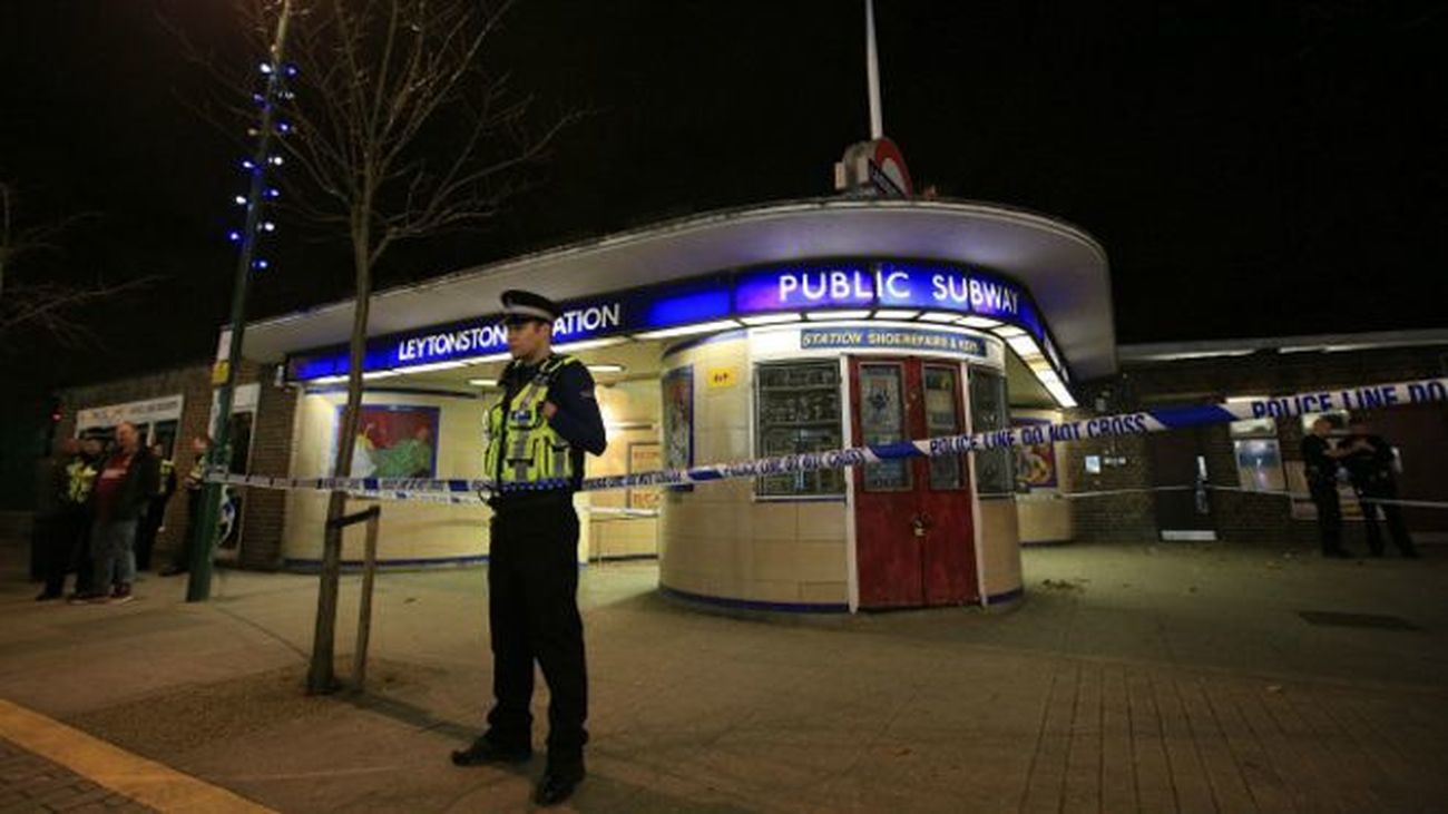 La Policía de Londres acusa de intento de homicidio al hombre que apuñaló a pasajeros del metro