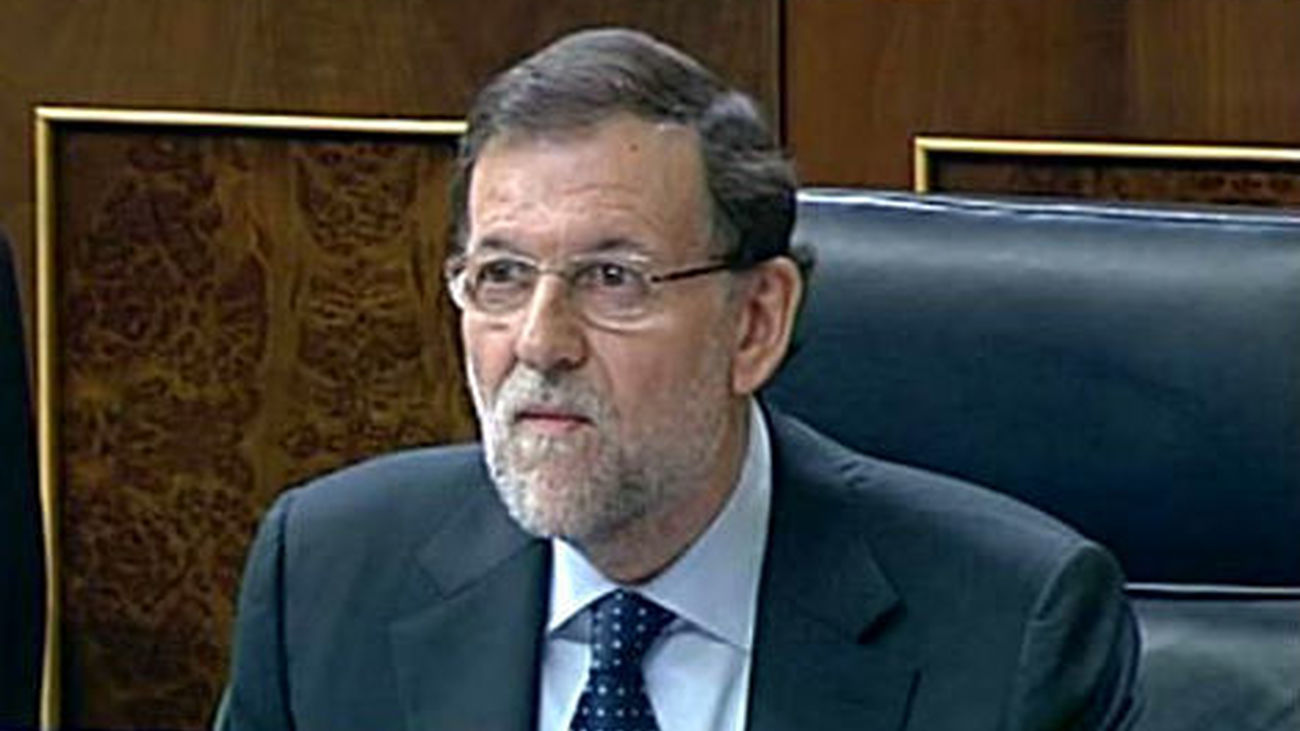Rajoy da las "gracias a los españoles" por sus esfuerzos y dice que "ya las cosas están un poco mejor"