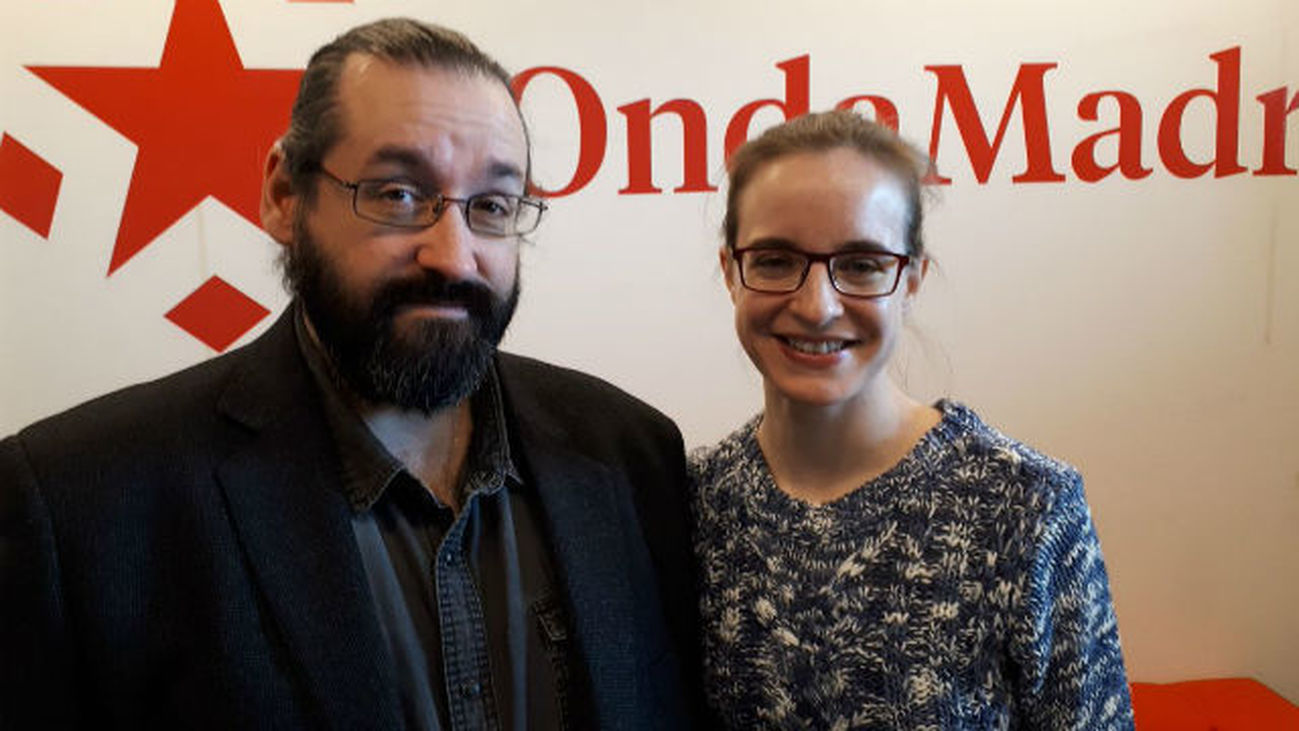 Ramón Paso y Ana Azorín nos presentan 'Usted tiene ojos de mujer fatal... en la radio'