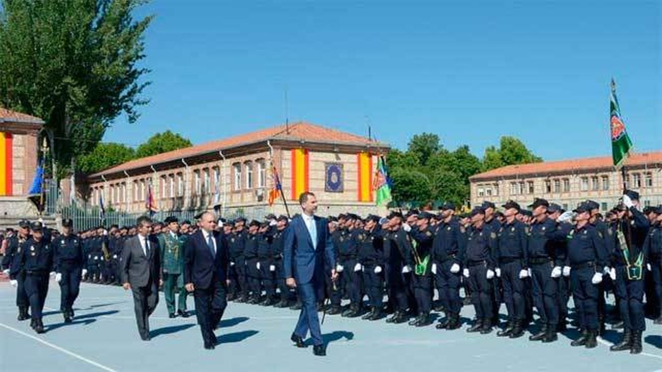 El Rey don Felipe asiste al 25 aniversario de los antidisturbios