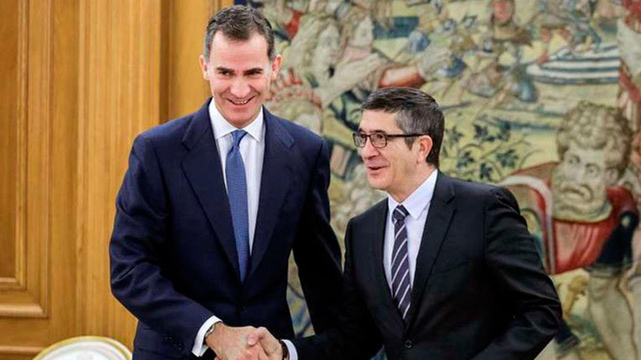 El Rey recibe hoy a Patxi López para que le facilite lista de partidos que quieren ir a las consultas