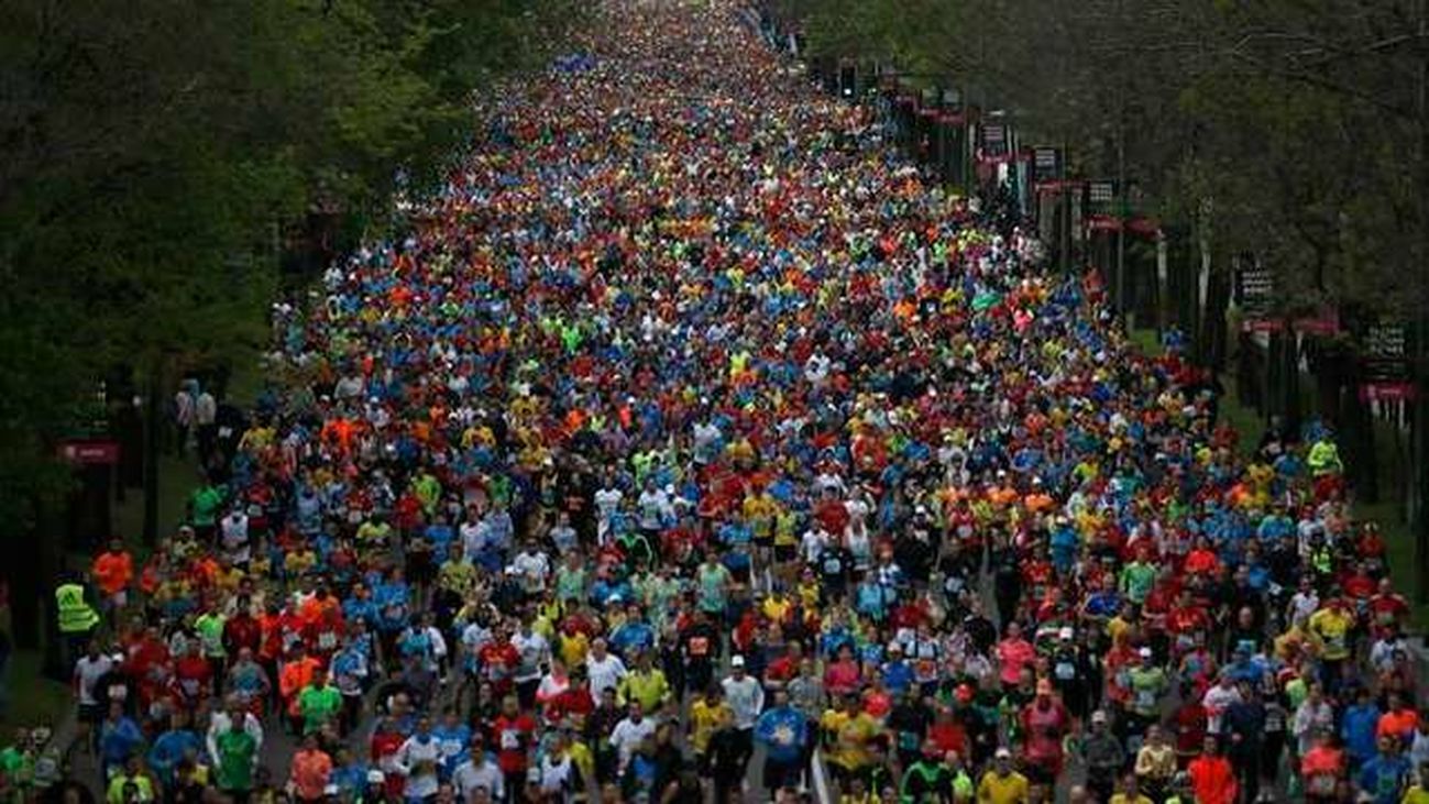 Rock 'n' Roll Maratón: Más de 30.000 personas corren por la calles de Madrid