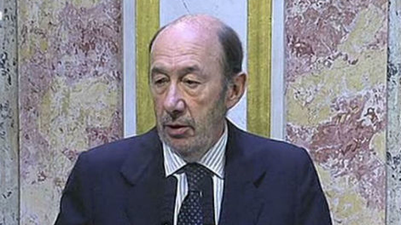 Rubalcaba condiciona la elección directa de su sucesor a que haya unanimidad entre los 'barones'