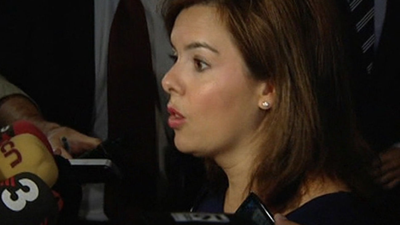 Santamaría asegura que el Gobierno trata de moderar la subida del recibo de la luz.