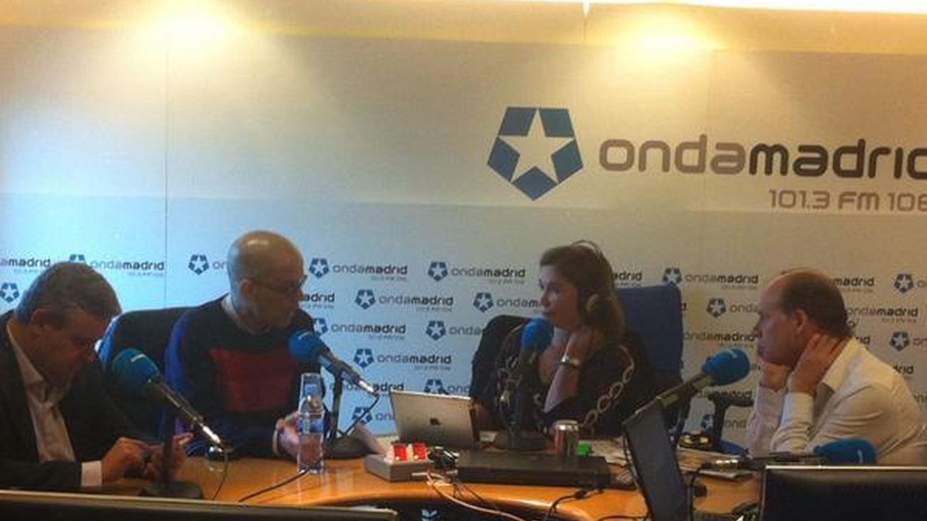 Tertulia con Antonio Martín Beaumont, Charo Zarzalejos y Jaime González