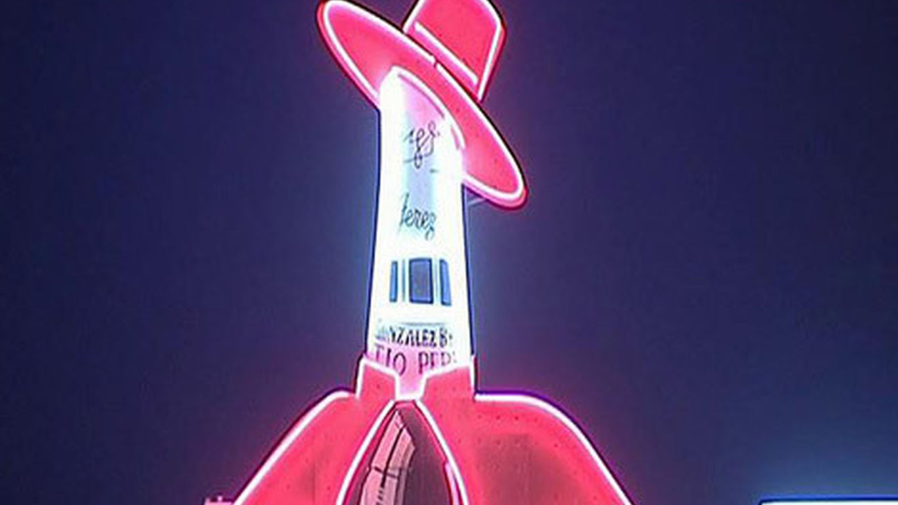 El cartel del Tío Pepe vuelve a la Puerta del Sol después de tres años retirado