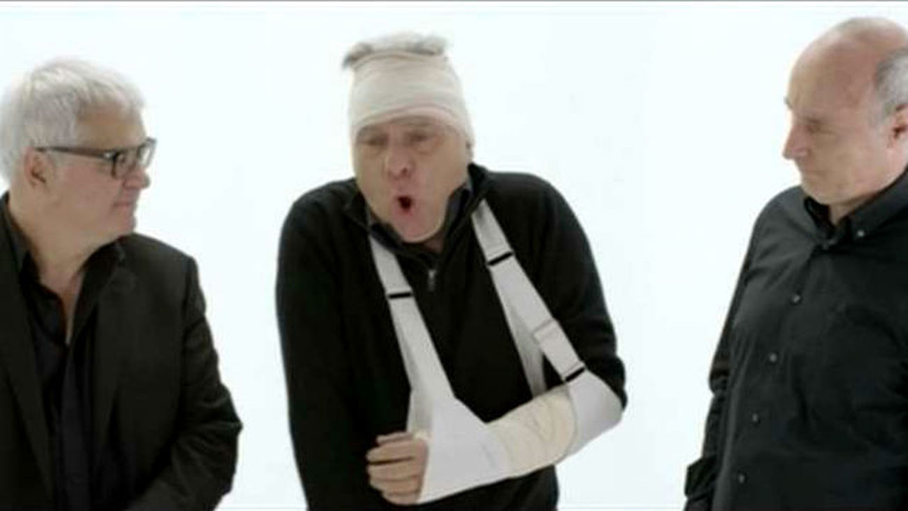 Tricicle alerta del peligro de usar el móvil al volante en la campaña de la DGT