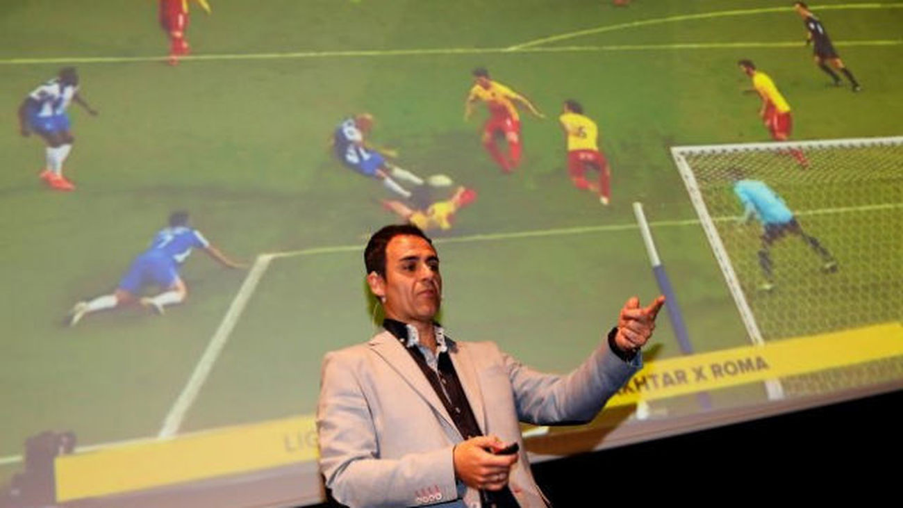 Velasco Carballo: "El fútbol sin VAR no existe"