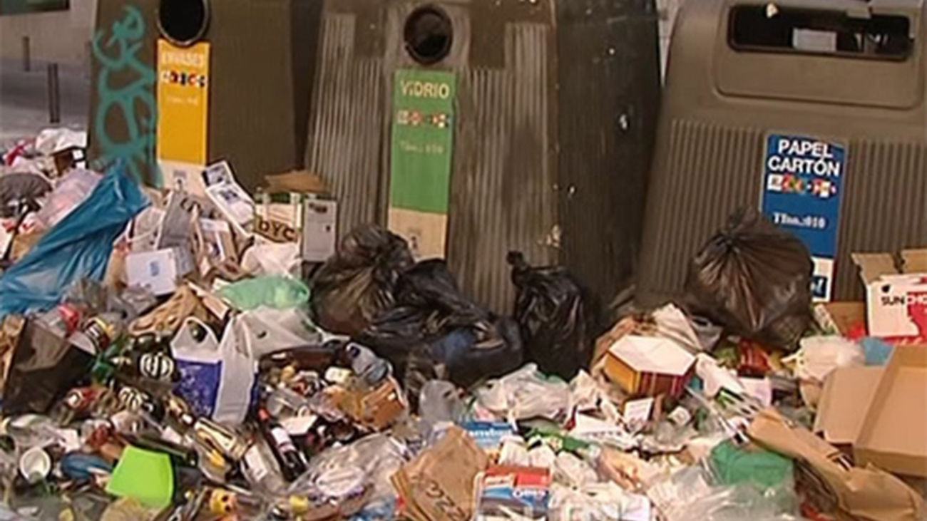 Y un día más y serán nueve, las calles de Madrid sufren los efectos de la huelga indefinida de limpieza