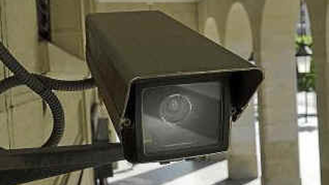 Las cámaras de seguridad en Galapagar pillan infraganti a un grafitero