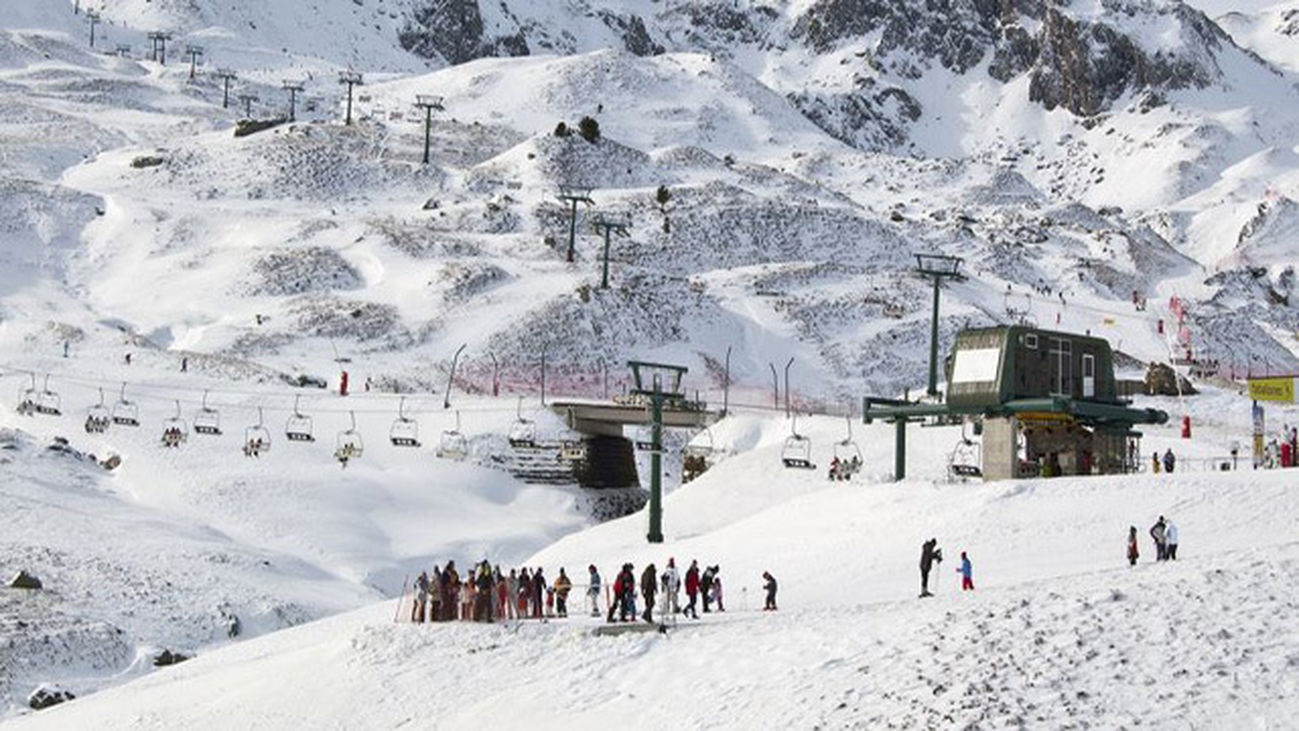 Las condiciones meteorológicas no han permitido la apertura de las pistas de esquí de Navacerrada y Valdesquí