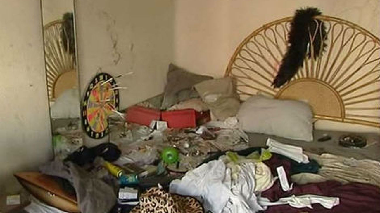 La policía desaloja a okupas del Patio Maravillas que tomaron el futuro museo Ambasz en Madrid