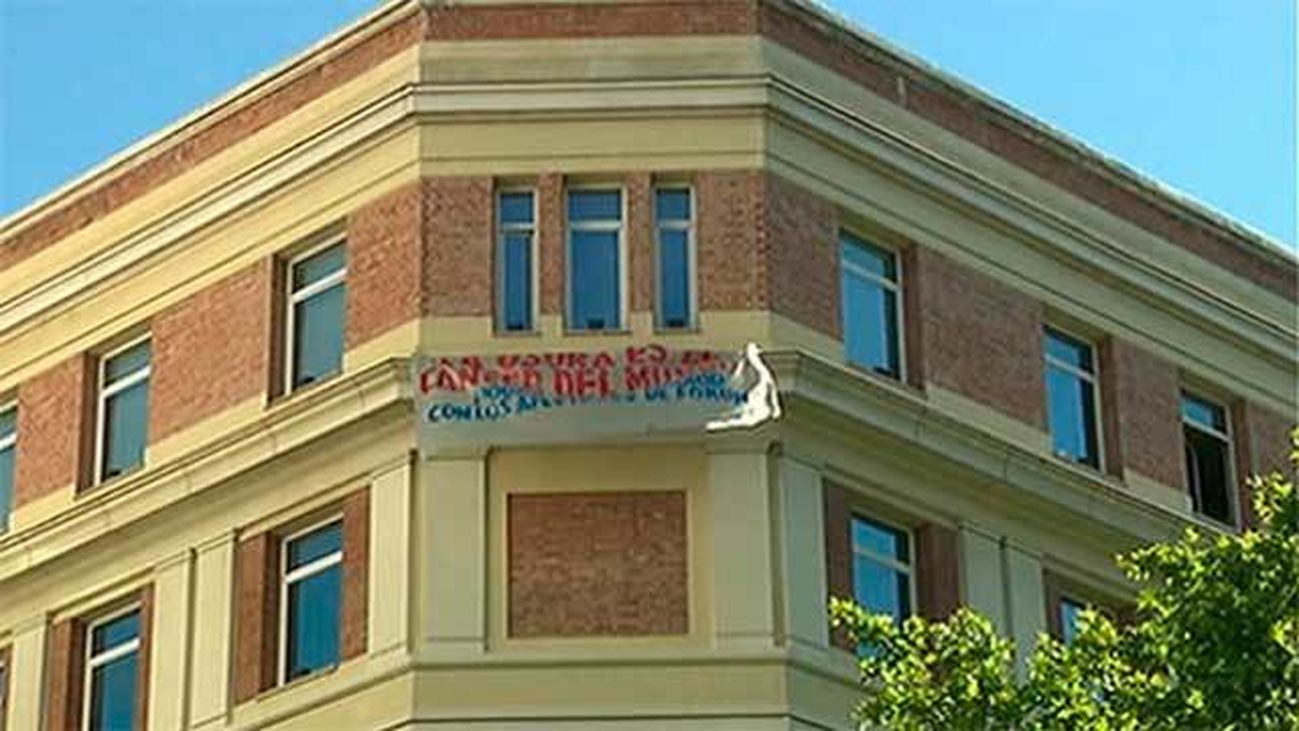 El edifico de Foro Filatelico es tomado a la fuerza por Okupas Nazis