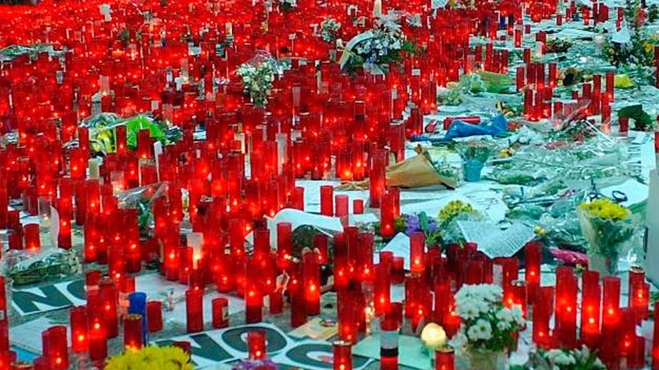 En las estaciones de Santa Eugenia y El Pozo nadie ha pasado por alto esta efeméride