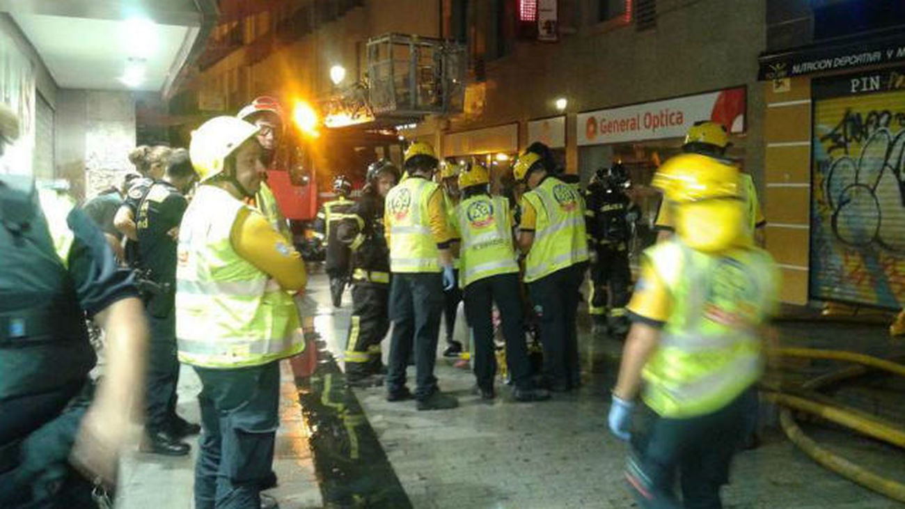 Un incendio destruye una vivienda entre calles Carmen y Preciados de Madrid