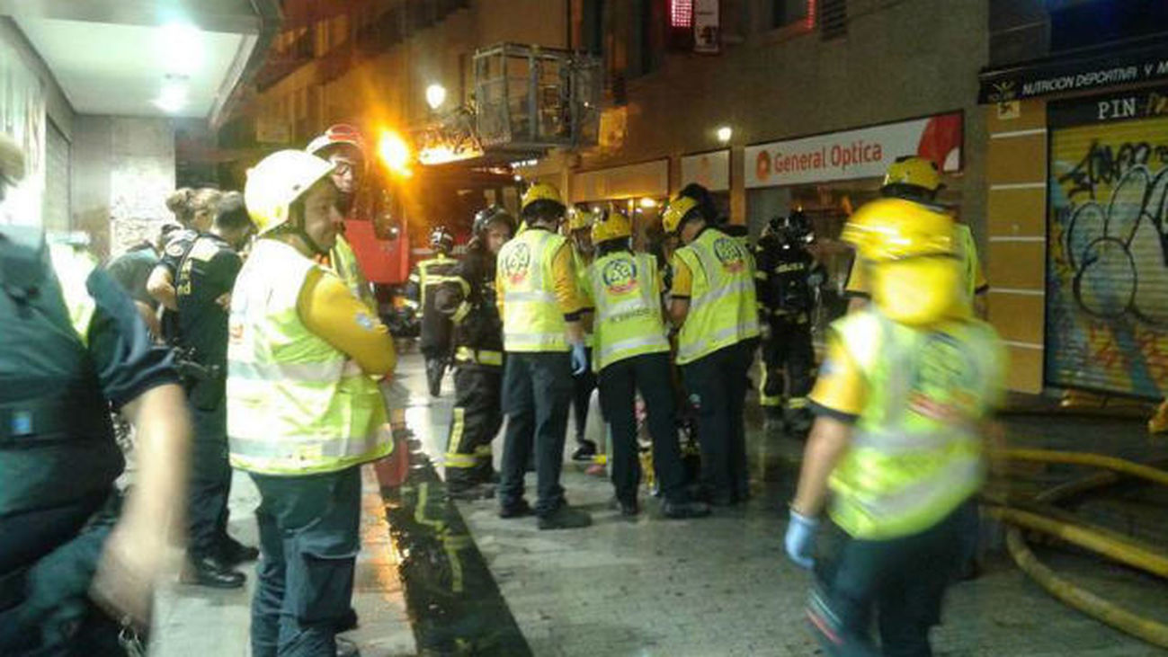 Un incendio destruye una vivienda entre calles Carmen y Preciados de Madrid