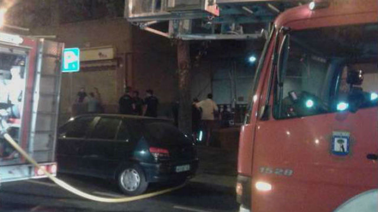 Un incendio en un edificio de 13 plantas en Vallecas deja 9 intoxicados