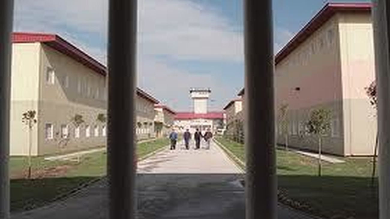 Las dos jóvenes condenadas por gastar 800 euros con una tarjeta de crédito robada, entrarán definitivamente en prisión