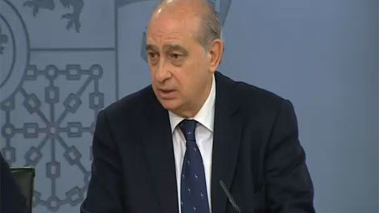 El ministro del Interior sobre el pederasta: "Un auténtico depredador que ya abusó de una niña en los noventa"