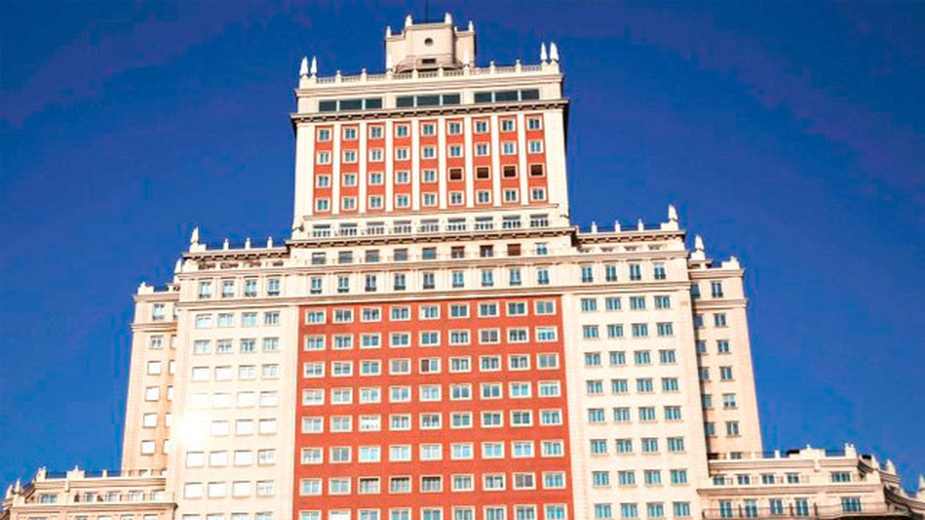 Un holding murciano compra a Wanda el Edificio España por 265 millones de euros