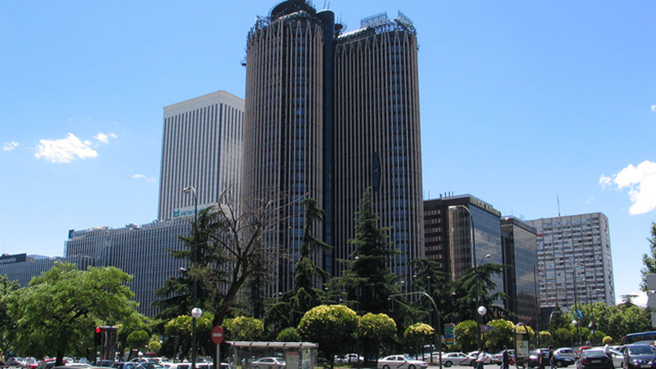 No habrá nuevas discotecas en AZCA y las terrazas cerrarán media hora antes