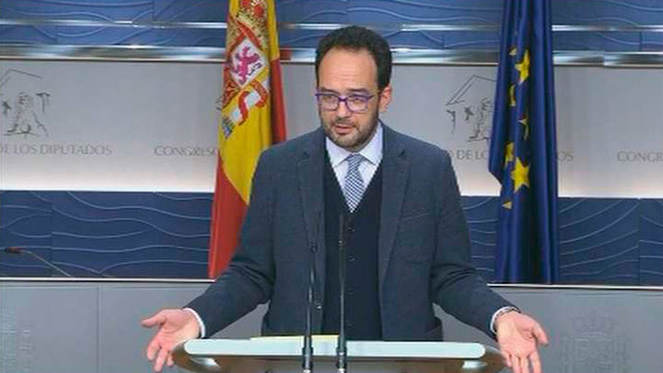 La oposición mete prisa a Rajoy para que acuda a la investidura