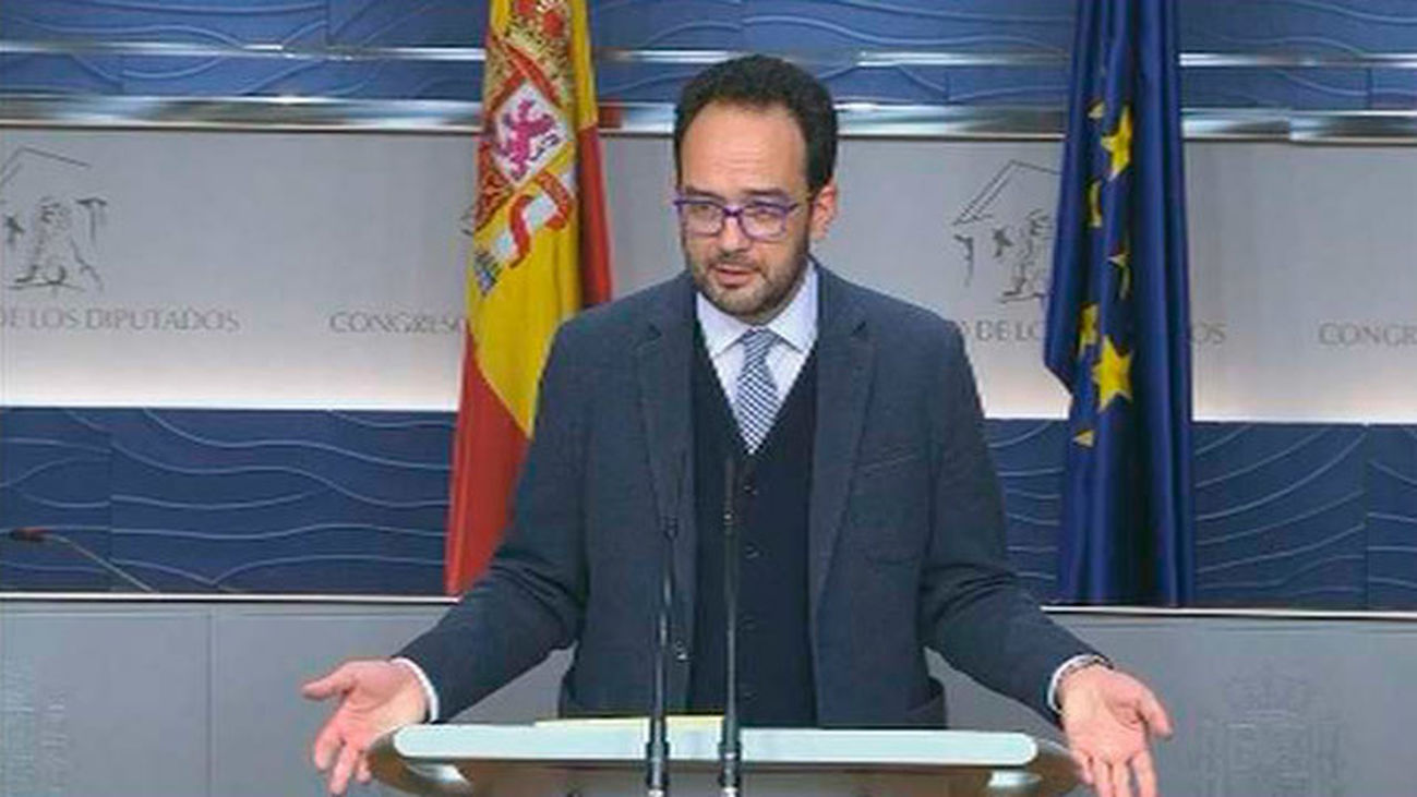 La oposición mete prisa a Rajoy para que acuda a la investidura