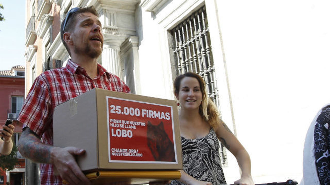 Los padres de Lobo presentan un recurso y 25.000 firmas