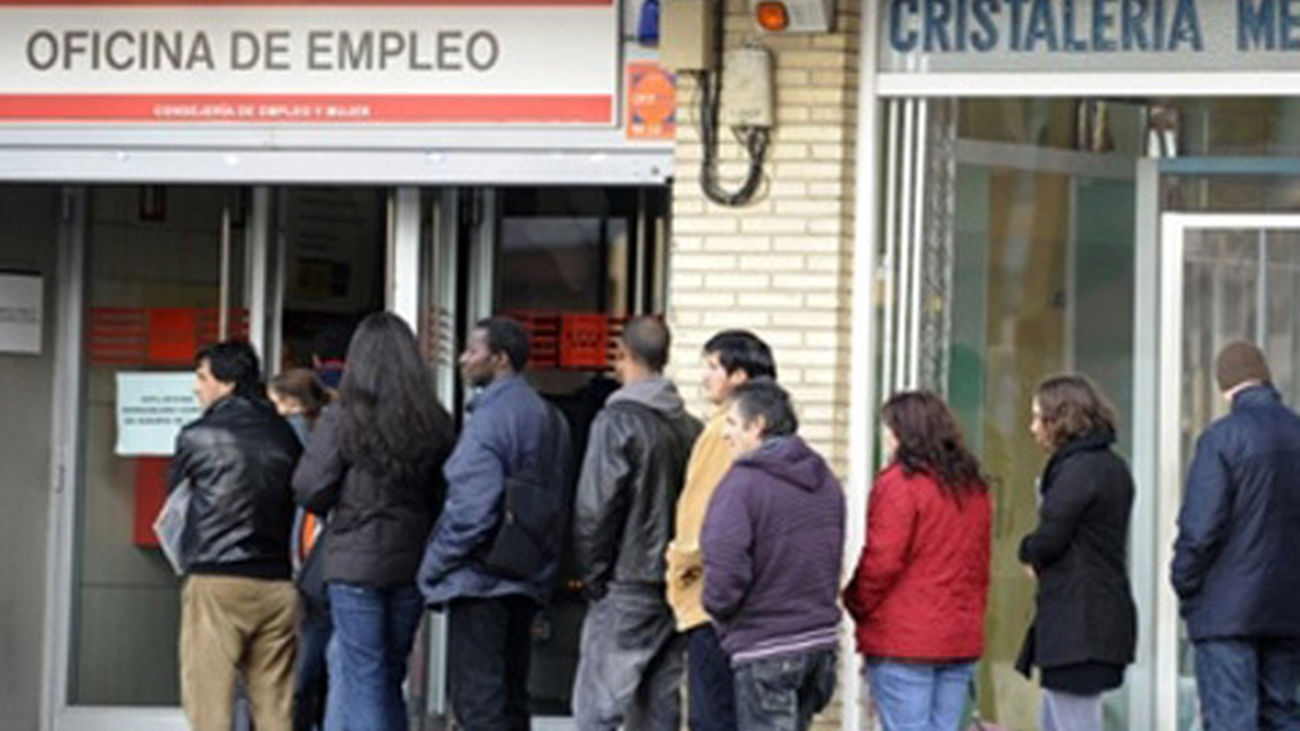 El paro baja en 58.216 personas en marzo, su tercer mejor registro en este mes desde 1996