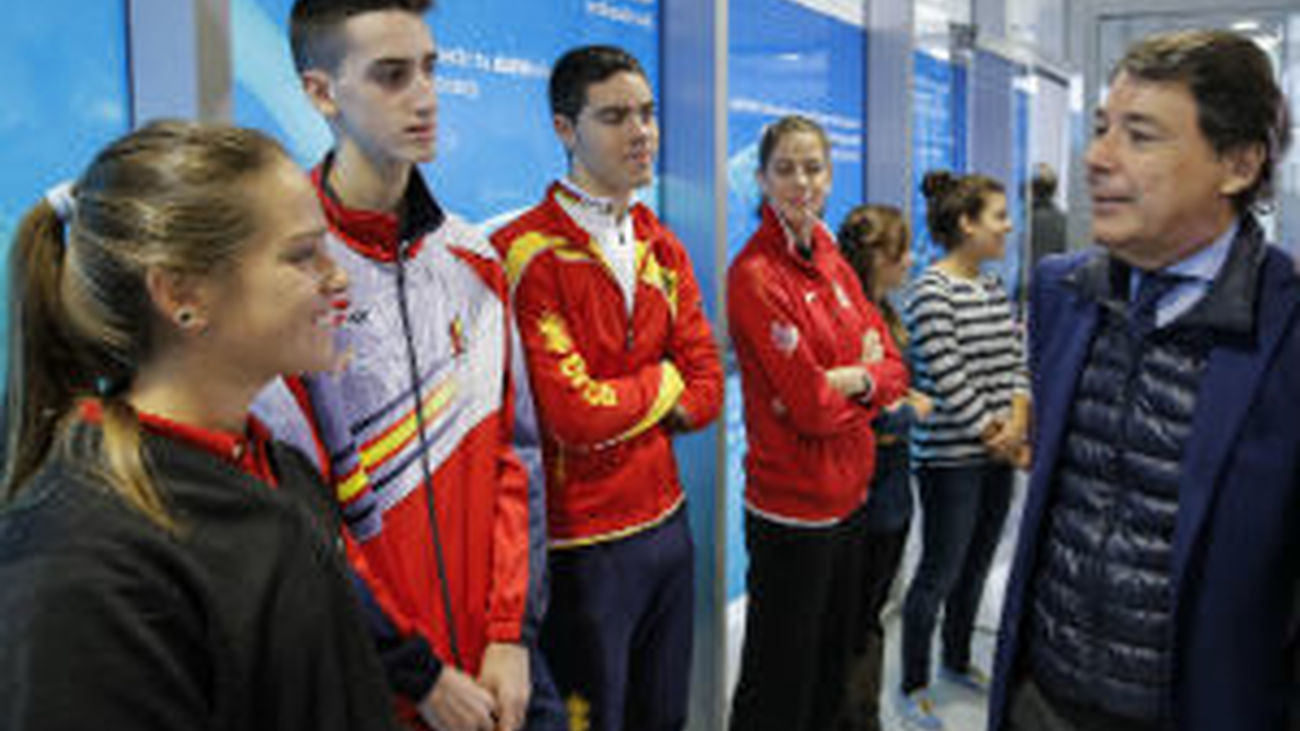 200 promesas del deporte ya puedan estudiar en el Centro de Natación Mundial 86