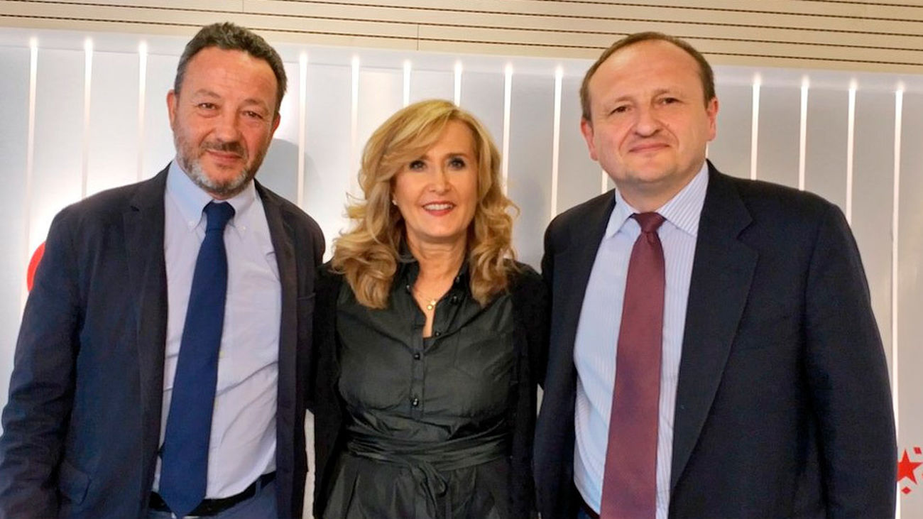 Las 'rectificaciones' de Carmena, en el debate entre Henríquez de Luna y Redondo