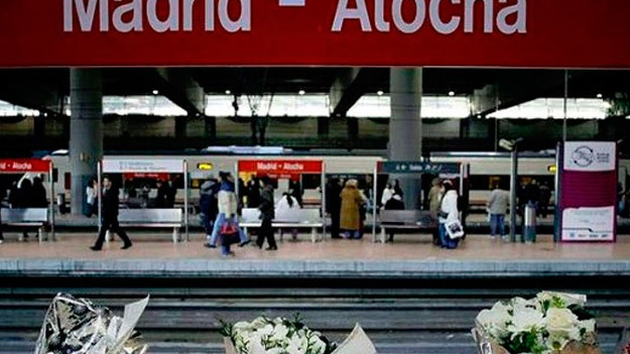 El 11-M los servicios de emergencia, los bomberos, la policía, centenares de ciudadanos anónimos se volcaron