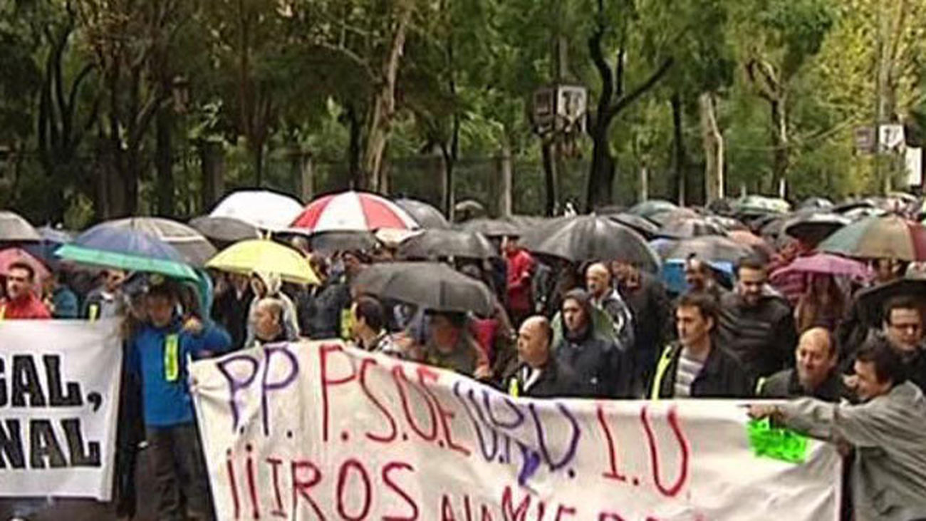 Los taxistas se manifiestan contra la entrada de Uber en Madrid