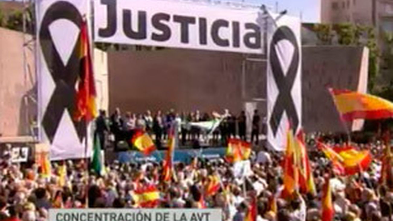 Las víctimas celebran la cordura del Congreso por evitar el acto con expresos de ETA