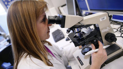 Crean el primer análisis de sangre que detecta melanomas en su primeras fases