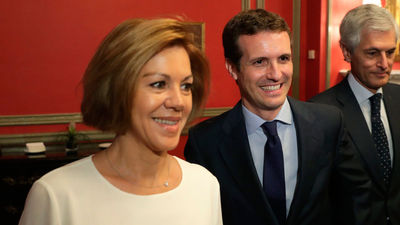 Cospedal niega por carta a los parlamentarios del PP que Rajoy presionara para una lista unitaria