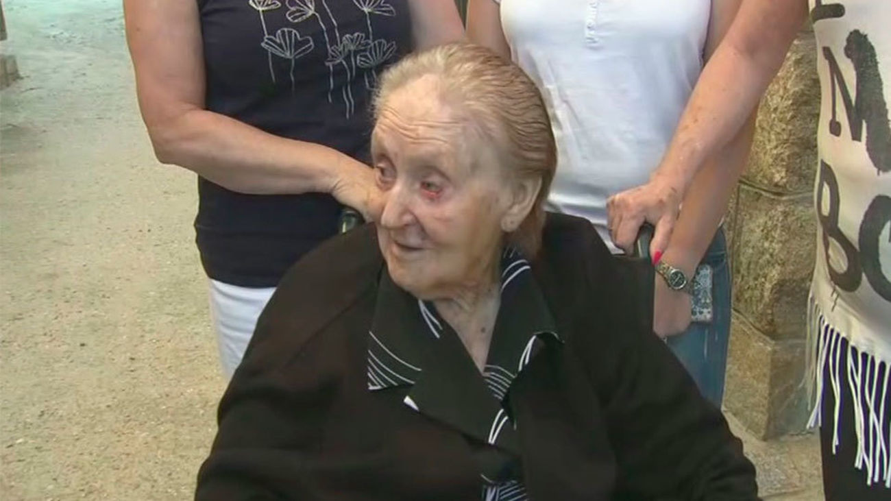 Ocupa la casa de una anciana de 98 años mientras estaba en el hospital