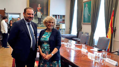 Carmena obtiene el visto bueno de Ábalos al plan Chamartín pactado con el PP