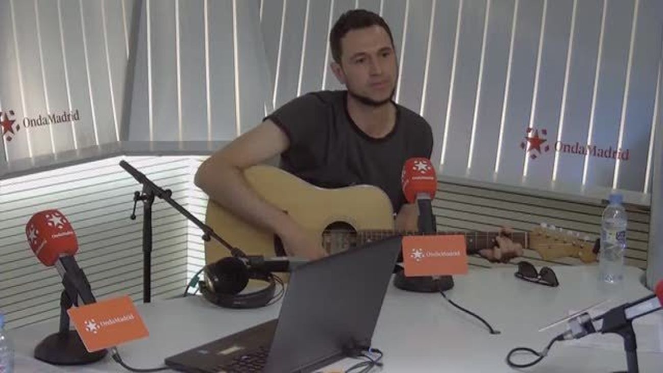 Rodrigo Mercado canta en directo 'Yo fanfarria y tú ballet'