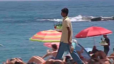 Venta ambulante de alcohol en las playas sin control sanitario