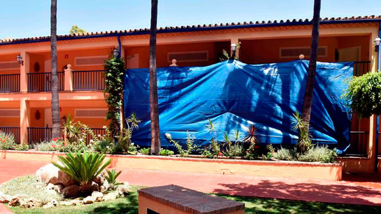 Hallan cadáver carbonizado tras incendio en habitación de hotel en Marbella