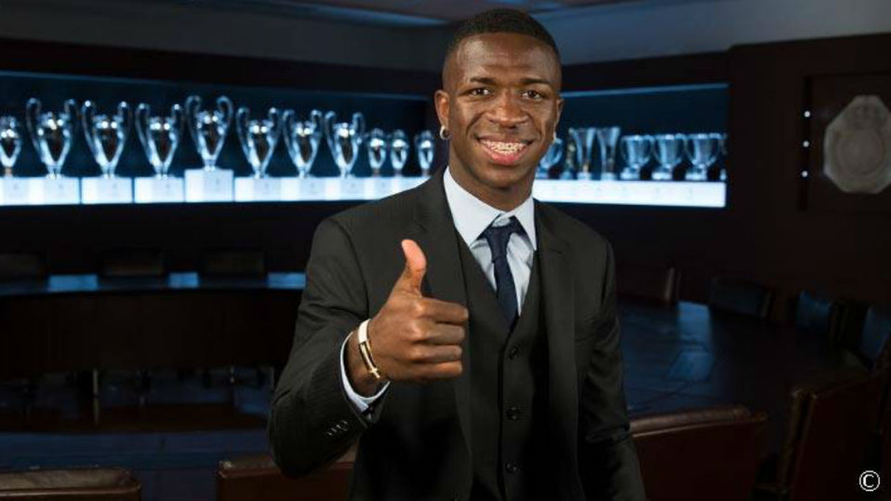 Vinicius: "Hago un fútbol alegre y osado"